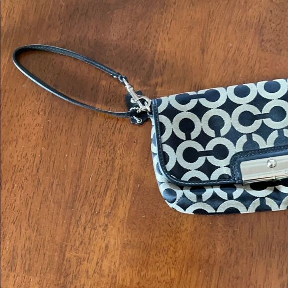 Coach wristlet  - Picture 6 of 6